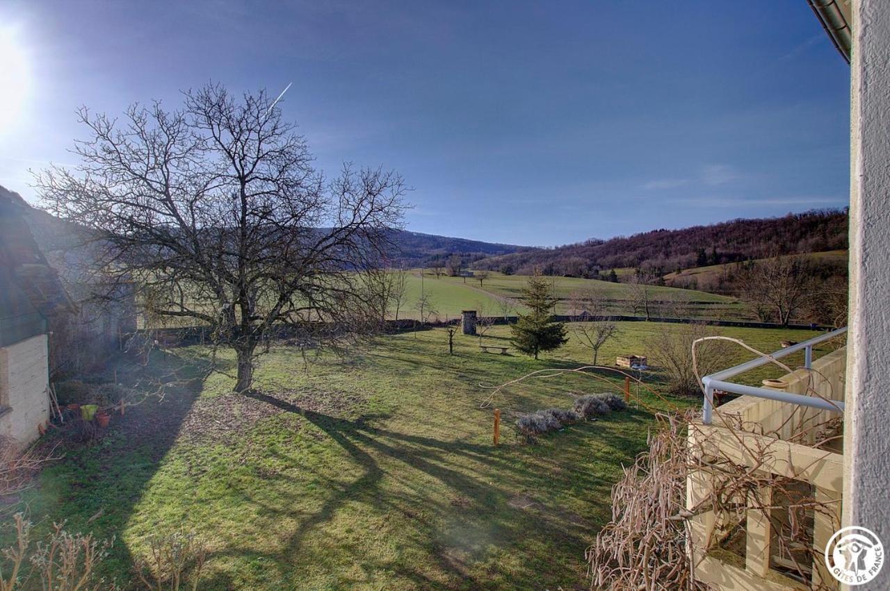 Bed and Breakfast Goute La Vie Marchamp Экстерьер фото