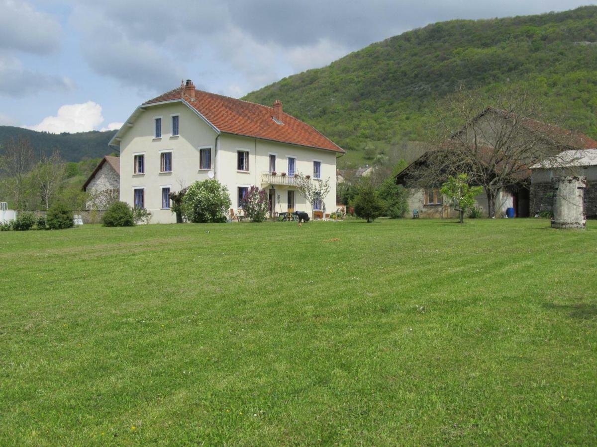 Bed and Breakfast Goute La Vie Marchamp Экстерьер фото