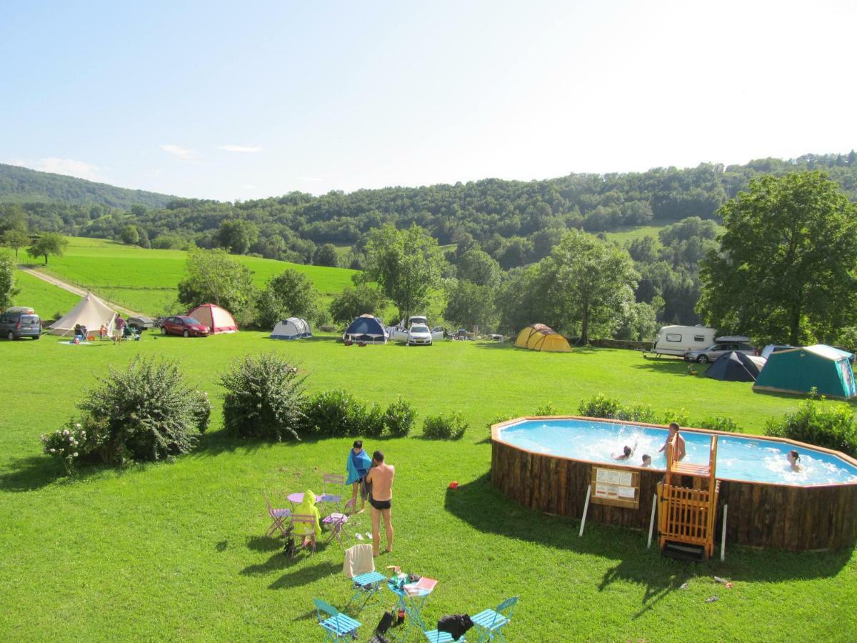 Bed and Breakfast Goute La Vie Marchamp Экстерьер фото