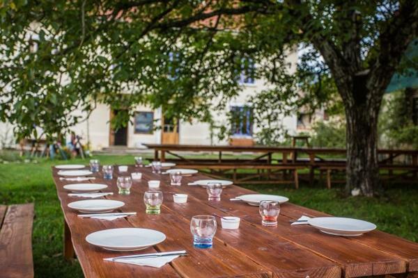 Bed and Breakfast Goute La Vie Marchamp Экстерьер фото