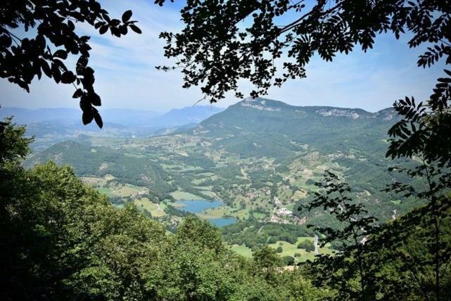 Bed and Breakfast Goute La Vie Marchamp Экстерьер фото