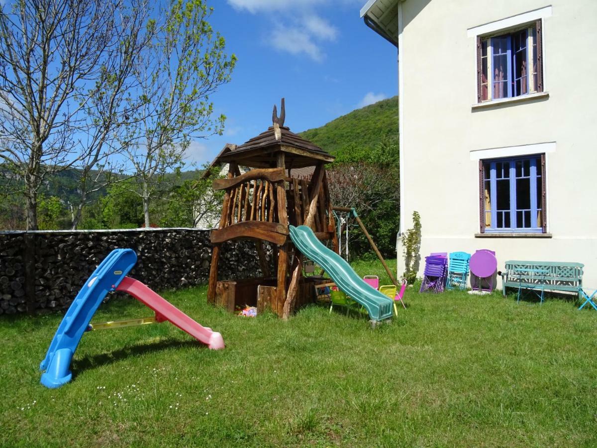 Bed and Breakfast Goute La Vie Marchamp Экстерьер фото