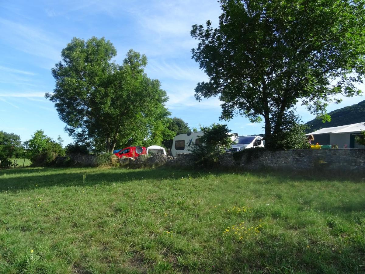 Bed and Breakfast Goute La Vie Marchamp Экстерьер фото